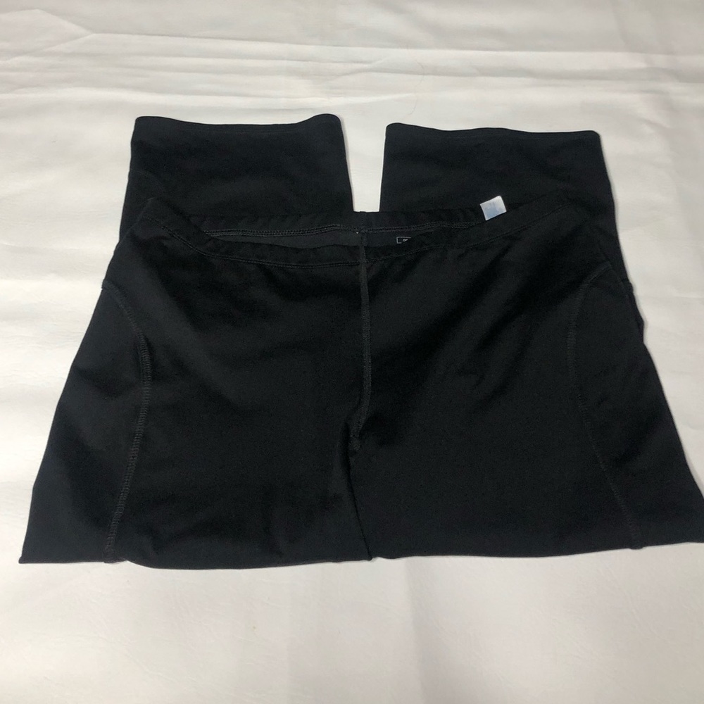 Gap Womens Performance Capri Pants - image 1